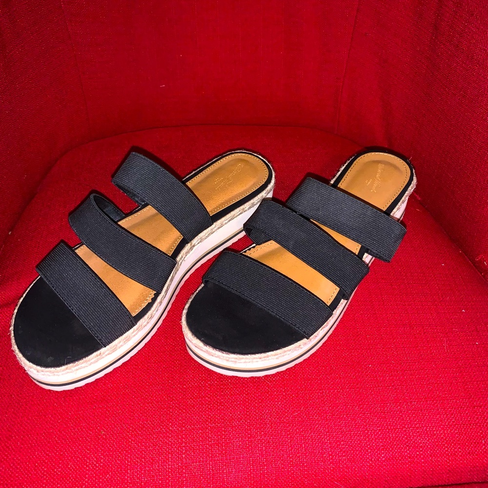 Women’s universal thread sandals